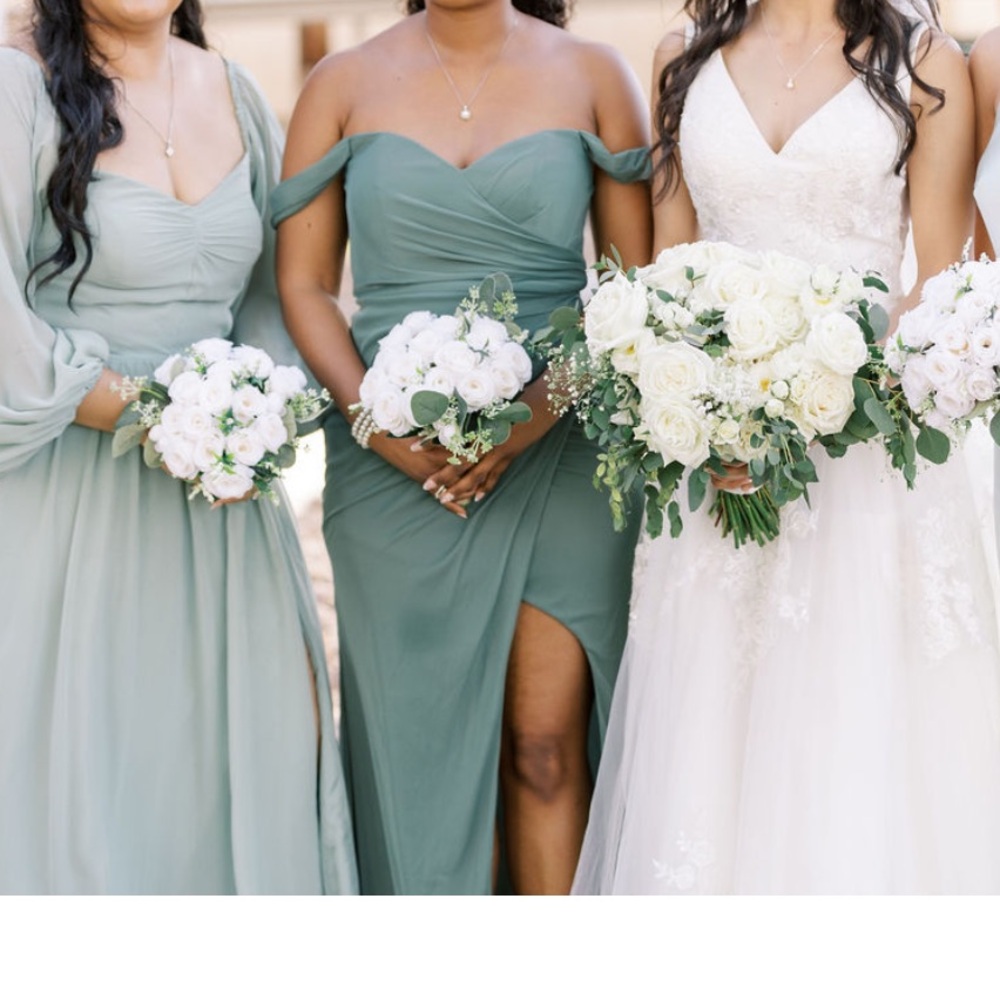 AZAZIE Women’s eucalyptus bridesmaid dress size 8